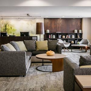 Courtyard By Marriott Omaha Aksarben Village
